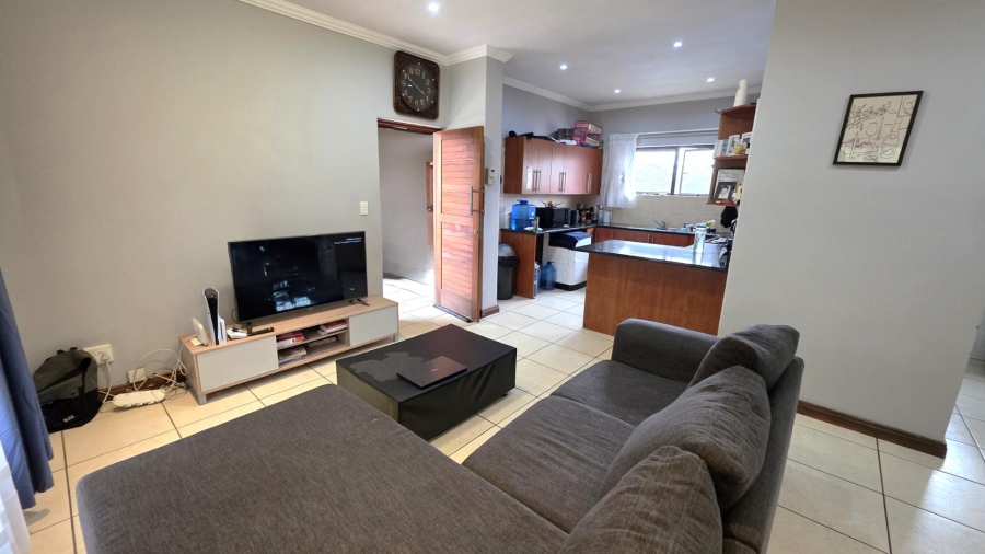 To Let 2 Bedroom Property for Rent in Melodie North West
